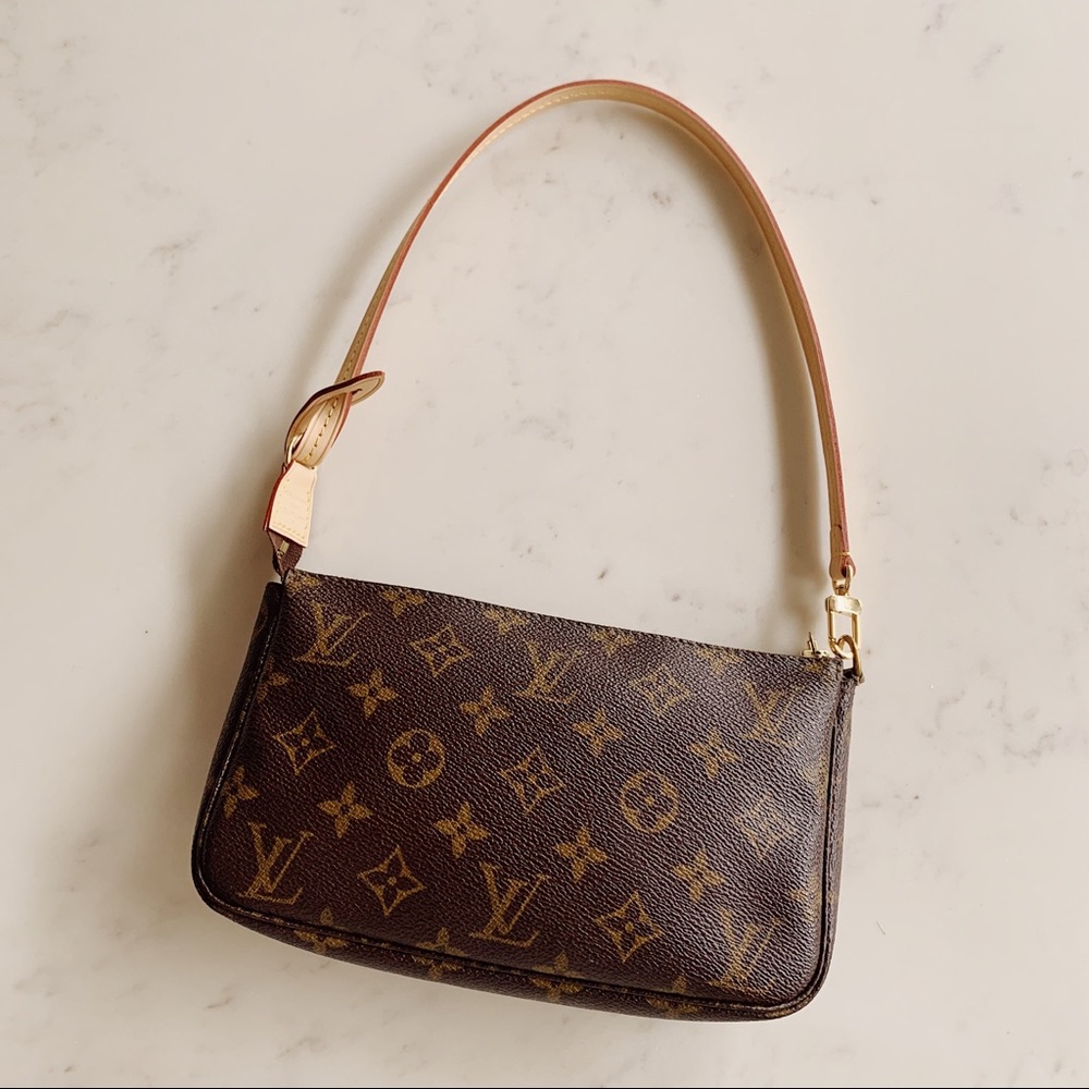 *SOLD* Louis Vuitton Pochette